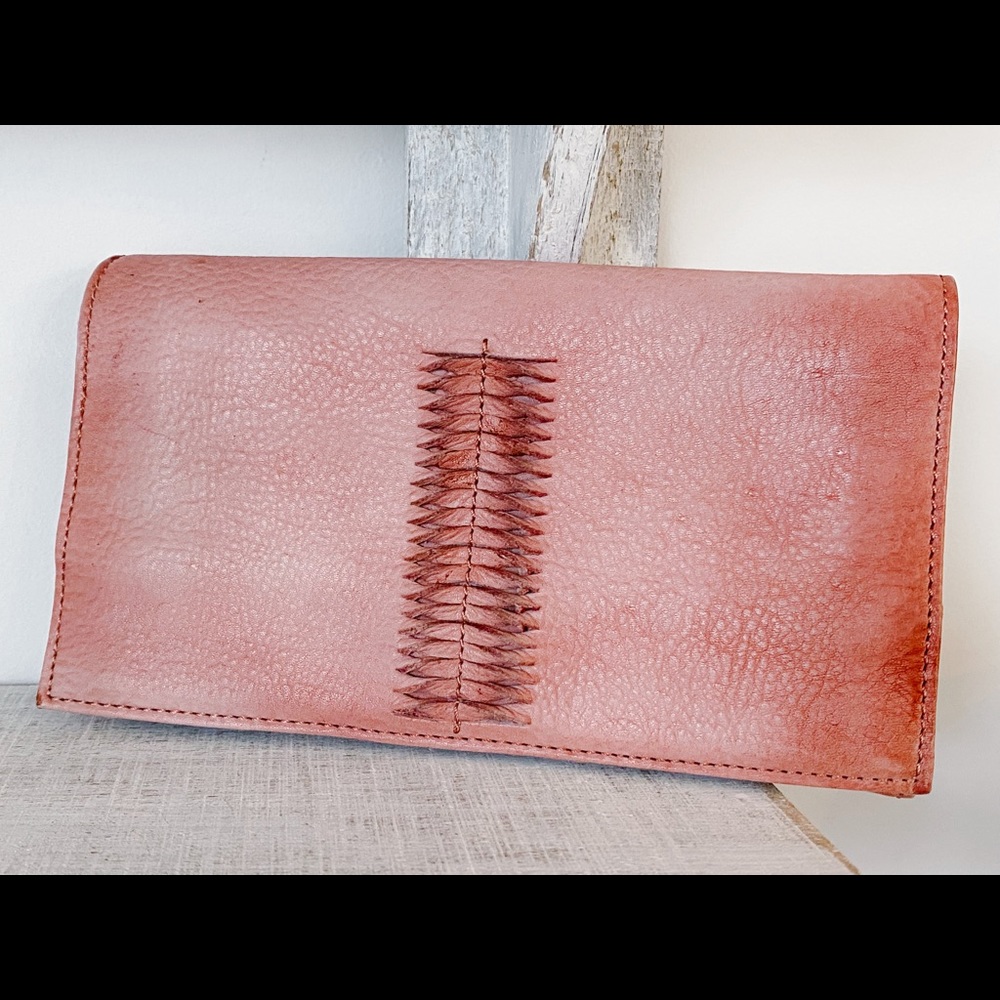 Latico Leathers Cameron Wallet Dusty Rose